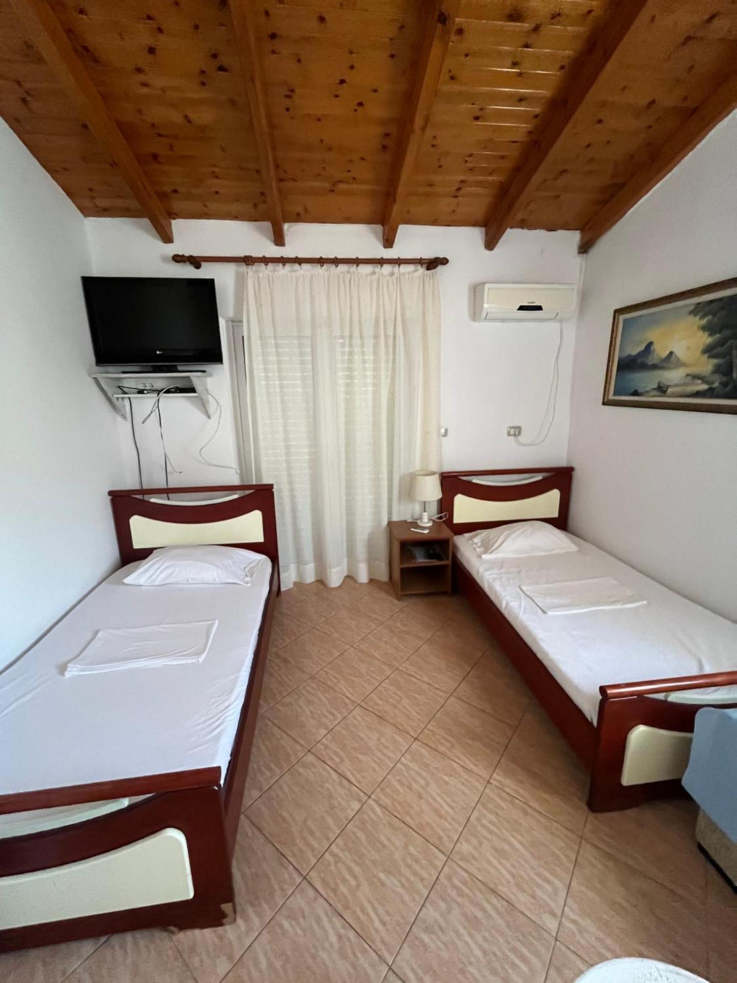 Hotel Portokali Himare Exterior photo