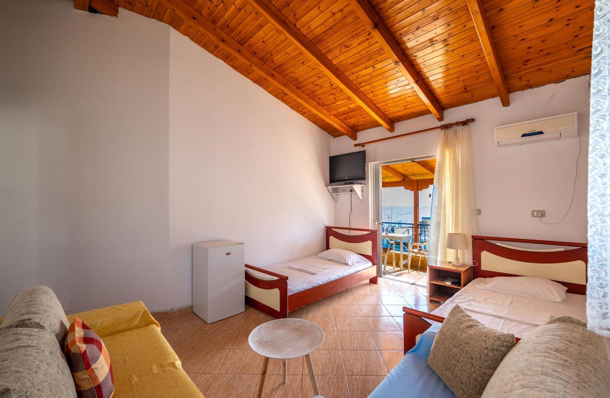 Hotel Portokali Himare Exterior photo