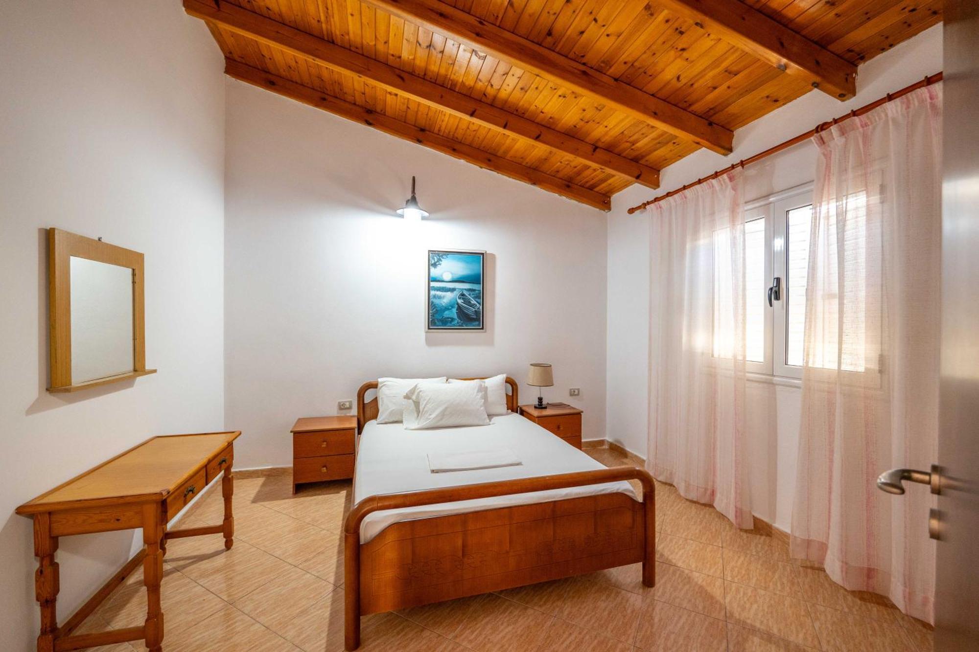 Hotel Portokali Himare Exterior photo