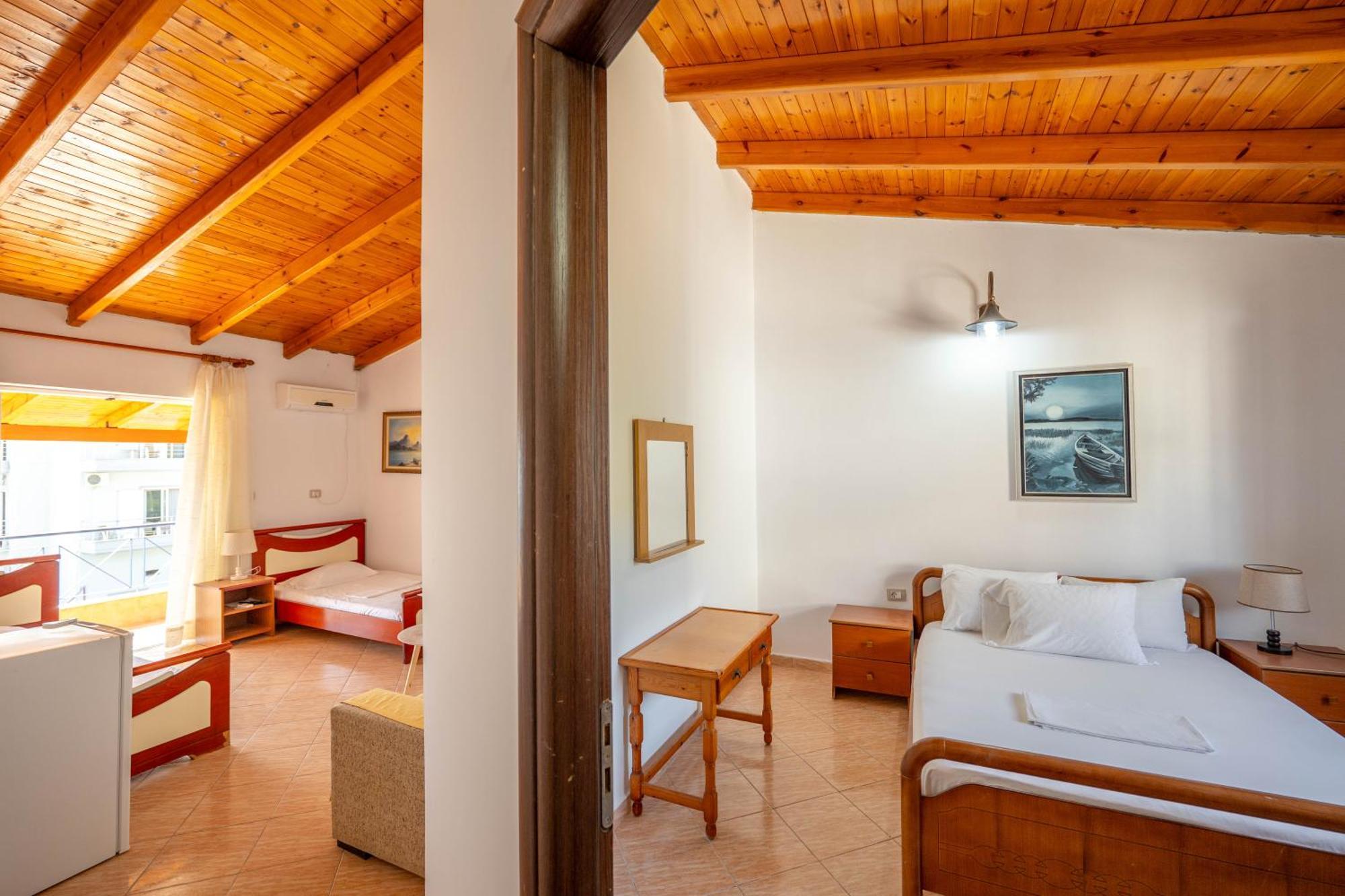 Hotel Portokali Himare Exterior photo